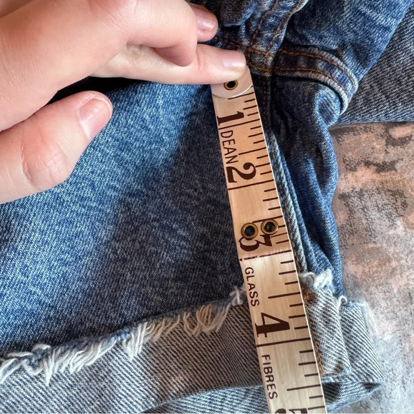 Zara High Rise Distressed Denim  Jean Shorts Size 8 Women's Blue Mom Cut Off EUC - Picture 16 of 16